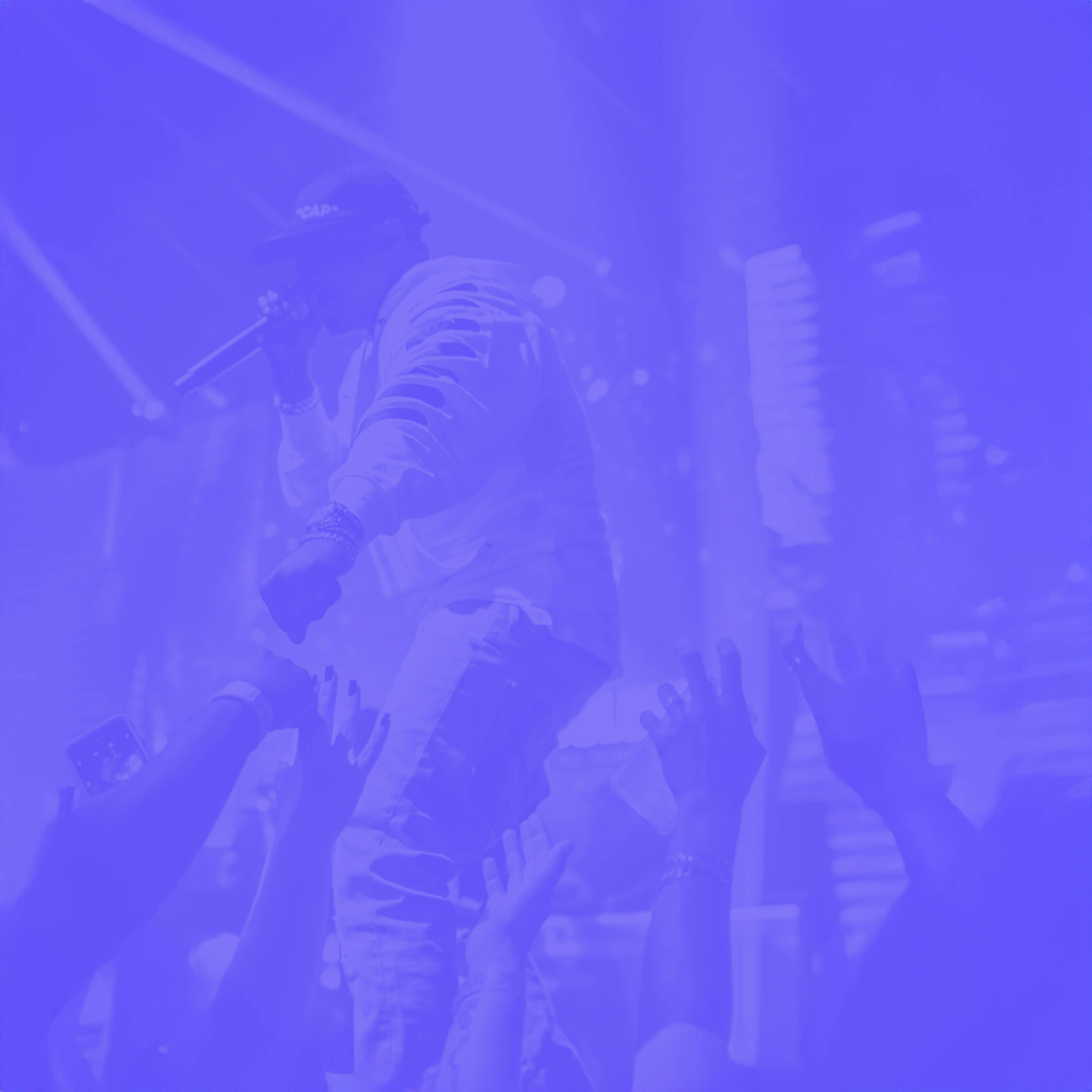 아티스트와 관중이 하나가되는 무대의 이미지